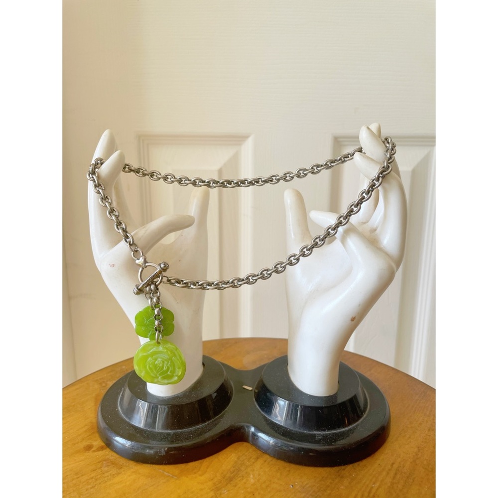Chain necklace with green floral charms